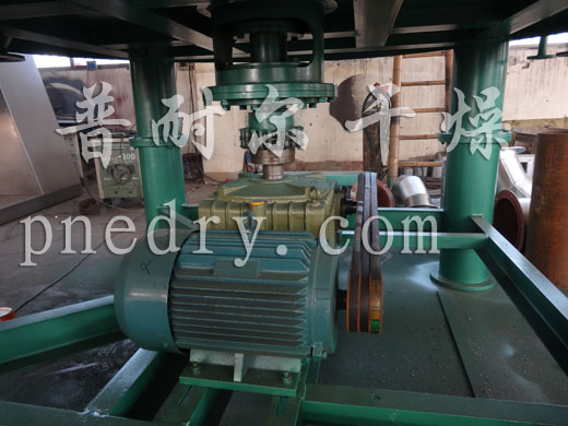 盤式干燥機(jī)現(xiàn)場(chǎng)制作傳動(dòng)照片